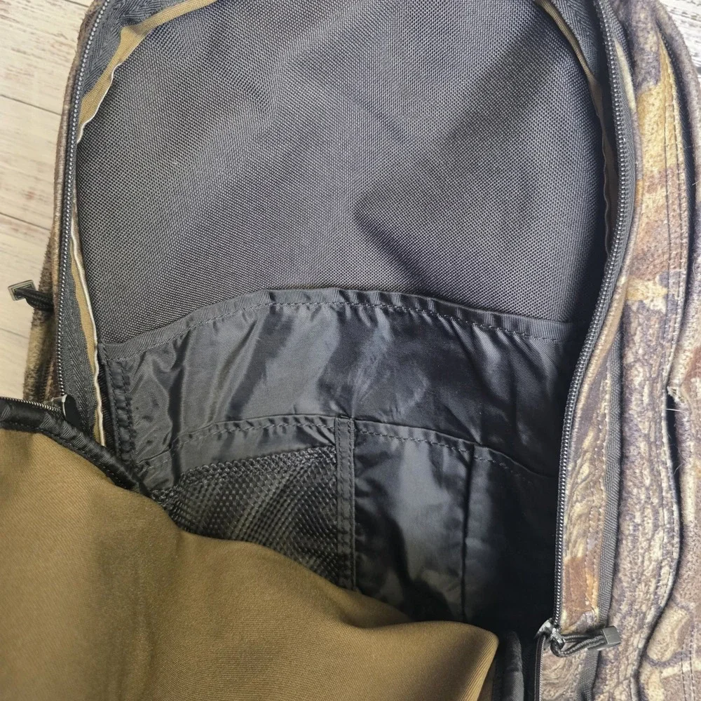 Fieldline Realtree Hardwood Camouflage Hunting Backpack Soft Zipper Issue Hole‎